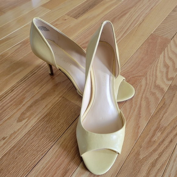 NIB!! Nine West NW NAEMA Yellow Open Toe Pumps - Picture 5 of 12